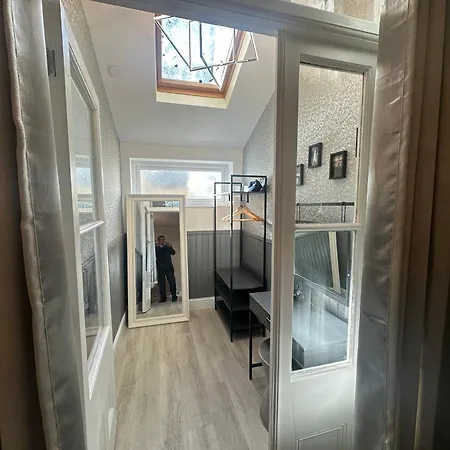 Ty Ayla Premier Apartments - Roath Park Cardiff Room photo